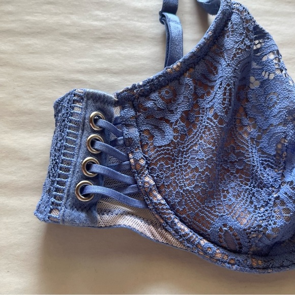 Victoria's Secret Very Sexy Unlined/Plunge Lace Bra in Soft Blue - Picture 2 of 8